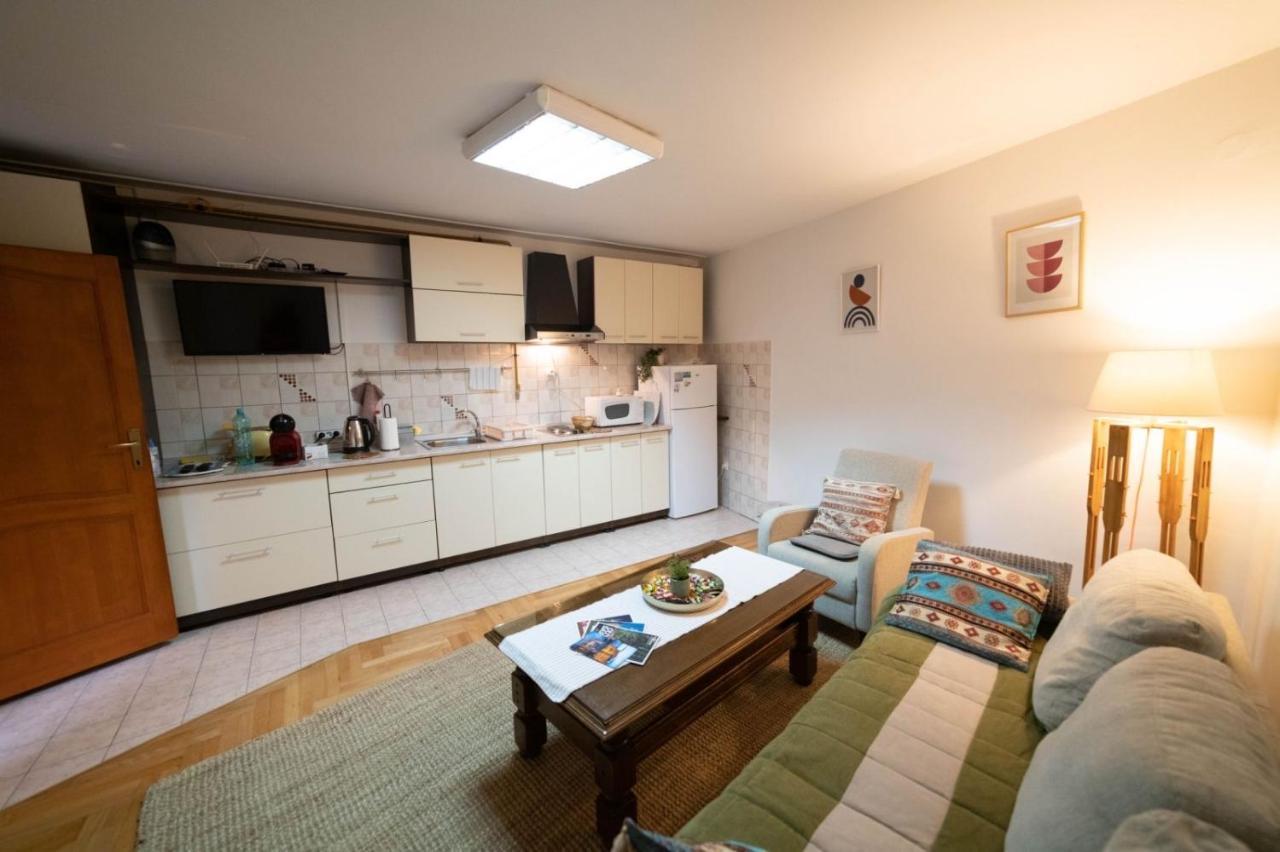 Apartman Yellow House SJJ Exteriör bild